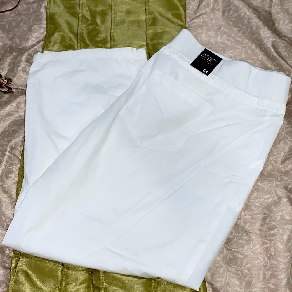 Cropped Pants with elastic waist and drawstring - Picture 6 of 8